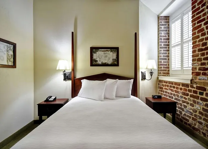 Embassy Suites Charleston - Historic District